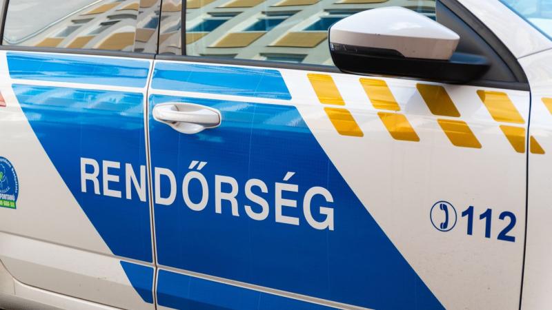 Az autó utasai közül csupán egyetlen egy személy tartózkodott a drogok használatától, míg a többiek a szenvedélyeik fogságában éltek.