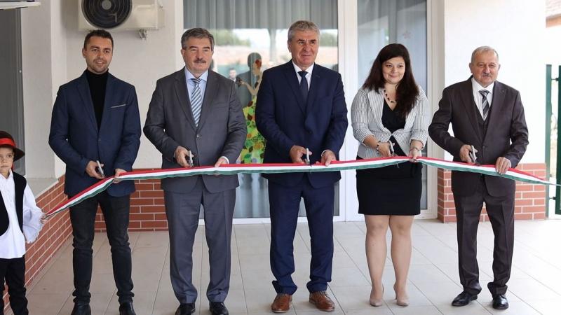 Megnyitotta kapuit az új bölcsőde, így a hajdú-bihari település még családbarátabbá vált.