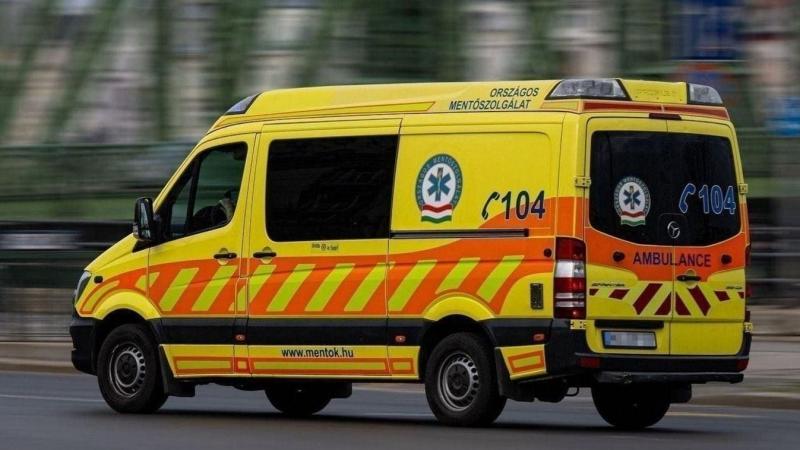 A nap kifejezetten balul kezdődött az utakon, hiszen mentők és tűzoltók vonultak az M1-es autópályára.