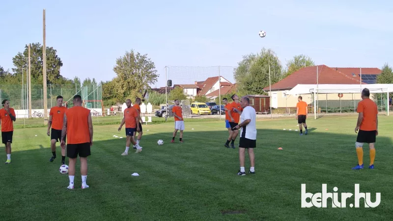 Hazai környezetben búcsúztatják az évet a csabai futballcsapatok.