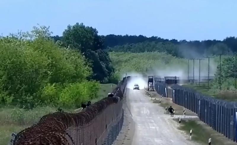 **Radar: Razzia a Szerb Határon – Videóval Kiegészítve**

A legfrissebb hírek szerint a hatóságok nagyszabású razziát indítottak a szerb határon, ahol a csempészet és a határátlépés illegális formáinak felszámolására összpontosítanak. A művelet célja a ha