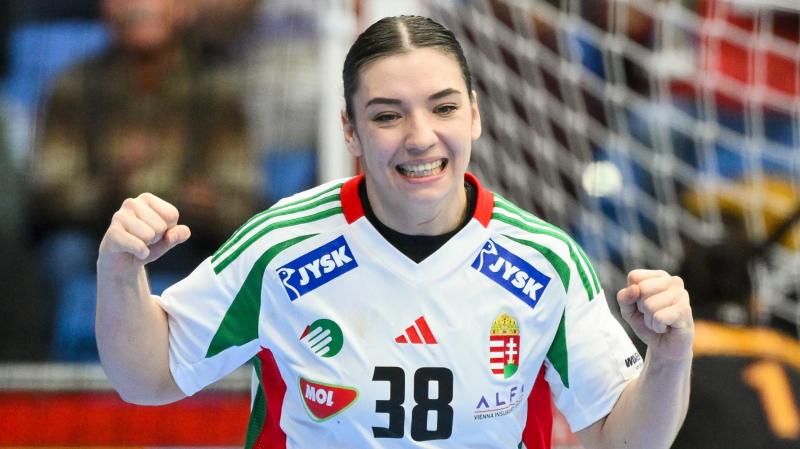 Vámos Petra még a karácsonyfára is felaggatta az Európa-bajnoki bronzérmét, ezzel még különlegesebbé téve az ünnepi díszítést. | M4 Sport