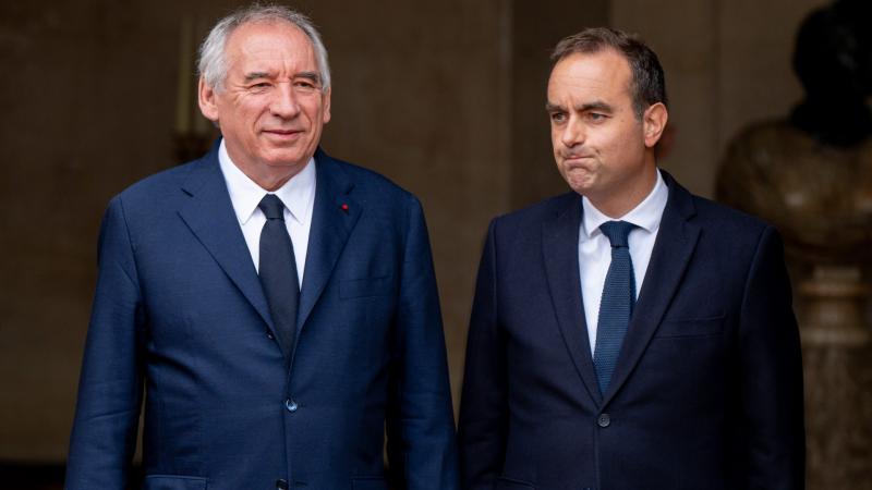 Tüntetések, kormányválság, adóügyi ellentétek: a francia zűrzavar még távolról sem ért véget.