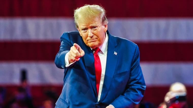 Trump újabb 100%-os vámot léptet életbe a kínai importtermékekre.