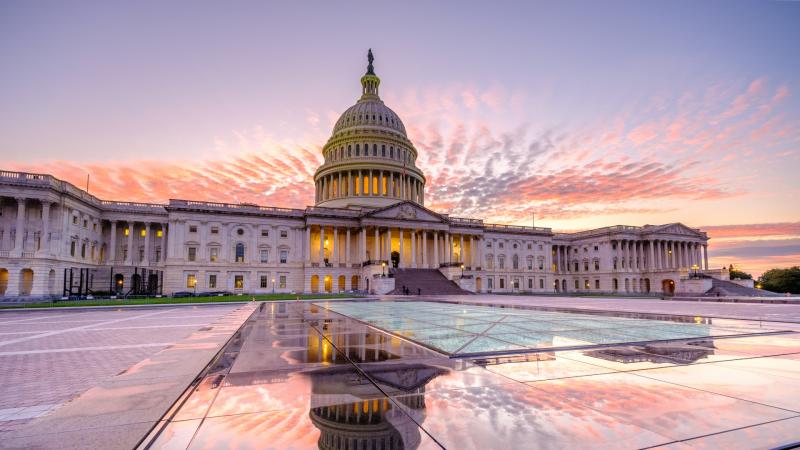 Egy új nap hajnalodik Washingtonban: a hosszú, 43 napos stagnálás végre véget ért, és jelentős fordulat következett be.